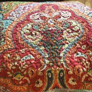 Full/Queen comforter. Reversible